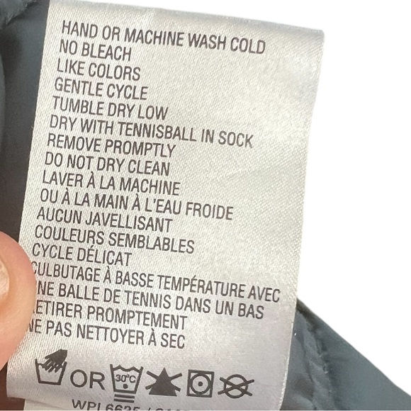 Woolrich size medium down quilted long winter Parka w/ hidden hood black zipper - Picture 11 of 14